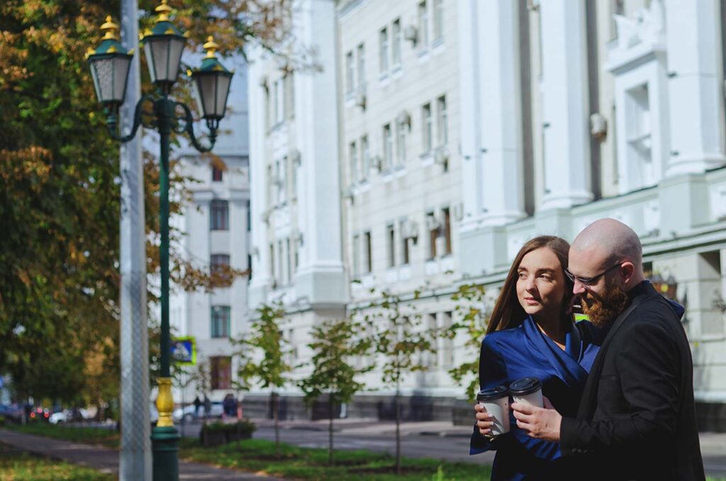 best wealthy neighborhood for meeting rich single men in London
